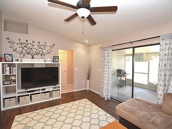 4th image of 3216 Teal Ave