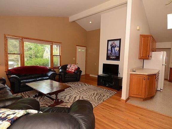 5th image of 21 E Rose Ave