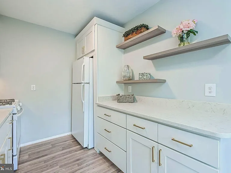 8000 Le Havre Pl #12 — Photo 2
