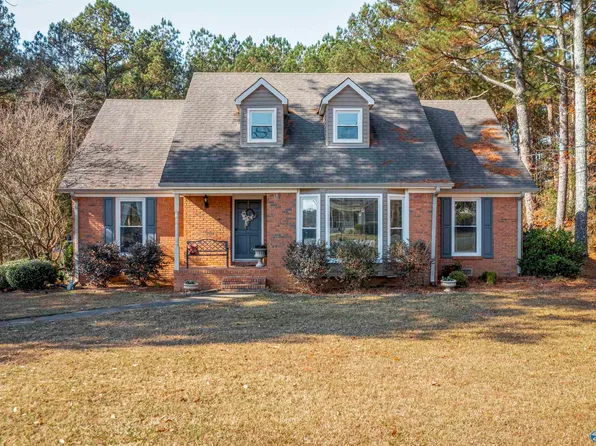 101 Westminster Dr, Rainbow City, AL 35906