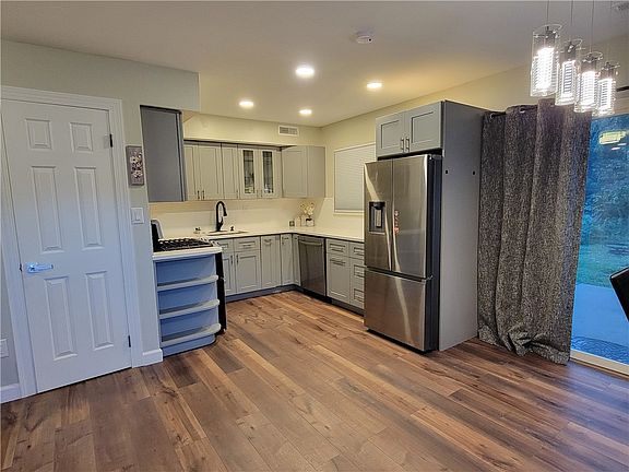 4th image of 117 College Park Dr