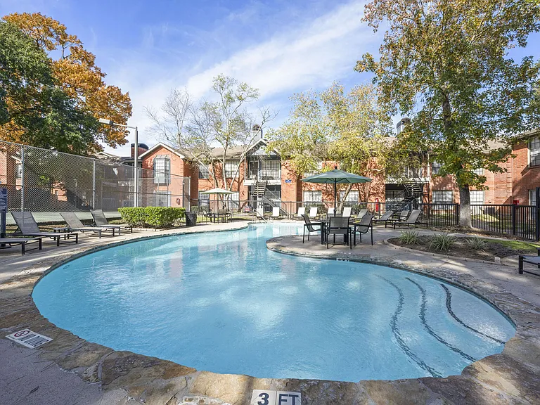 The Reston Apartments — Photo 20