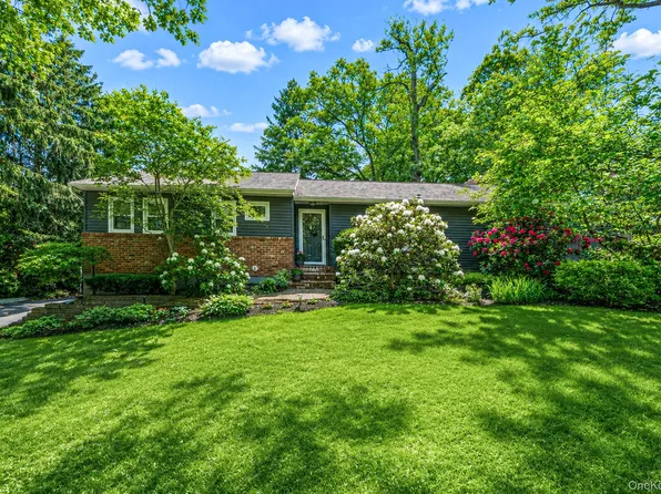 28 Royal Oak Drive, Huntington, NY 11743