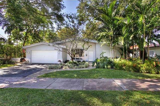 2nd image of 815 S Alhambra Cir
