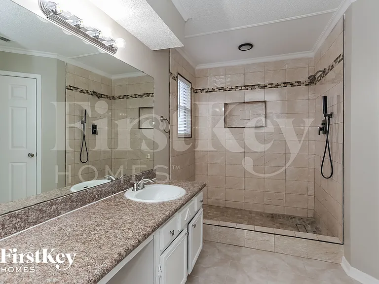 2343 Mindanao Dr — Photo 10
