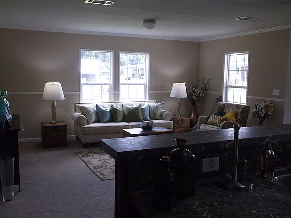 4th image of 33 Newcastle Dr