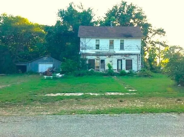 131 N Clark Street, Everton, MO 65646