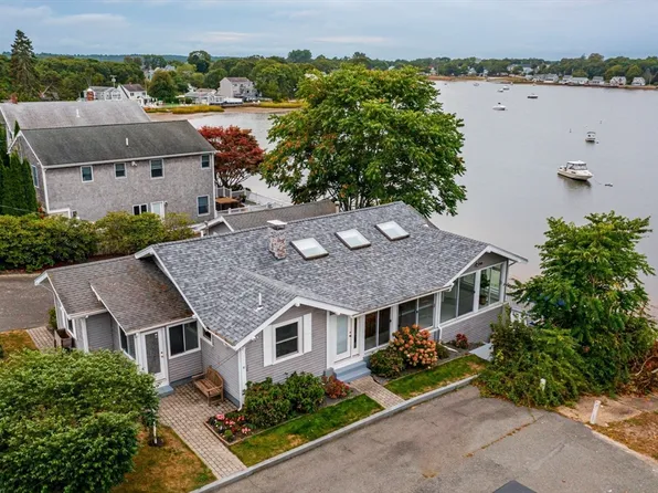 26 Grandview Ave, Wareham, MA 02571