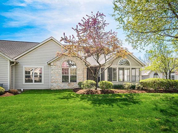 3rd image of 5350 Meadowood Ln