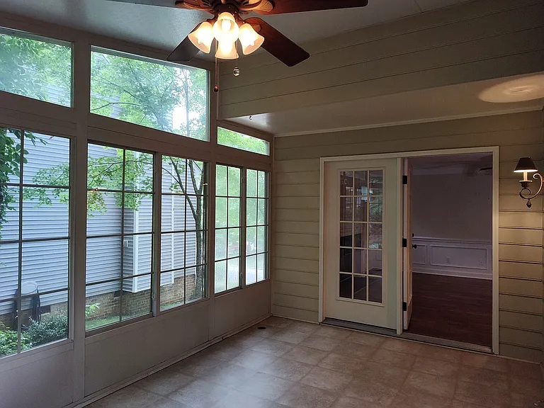7235 Kinsmore Ln — Photo 17