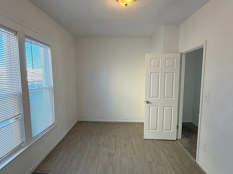 15307 Holmes Ave — Photo 8