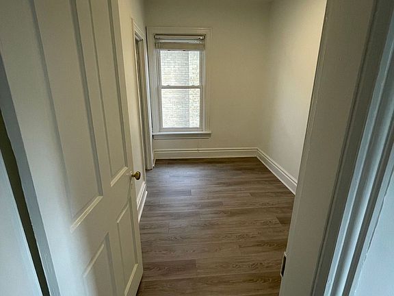 5th image of 323B Woolwich St