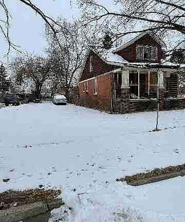 8301 E Hollywood