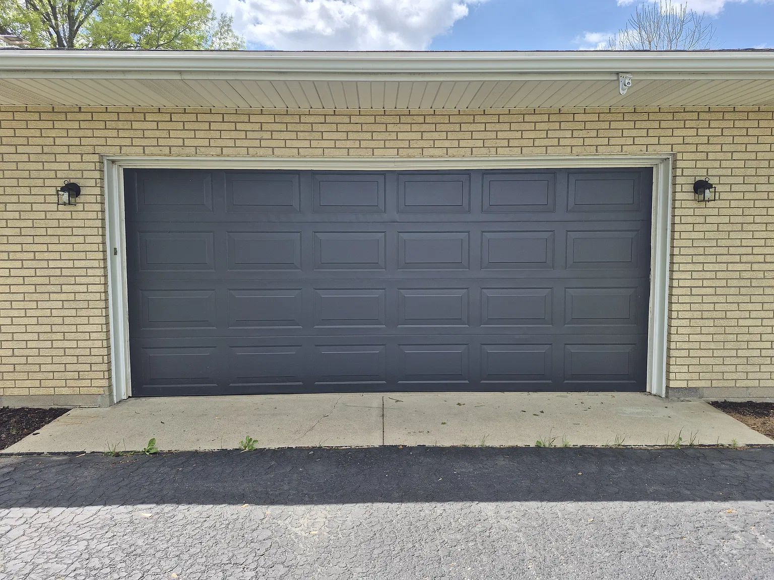 3 bed, 2.5 bath, 1783 sqft, $1,925 — Photo 3