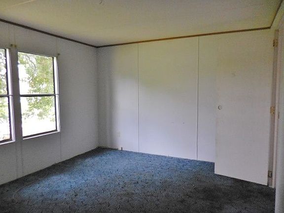 3rd image of 204 Paula Dr
