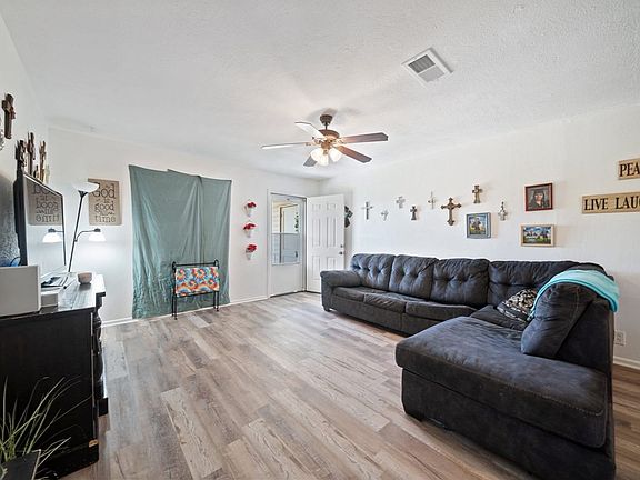 3rd image of 1213 Ridgeroad Dr