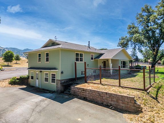 2nd image of 10951 East Road