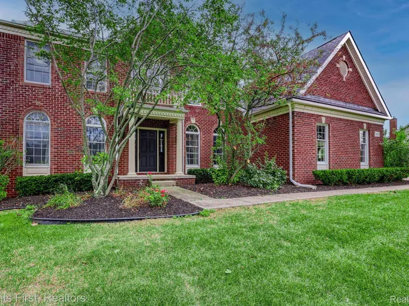 24458 Terra Del Mar Dr, Novi, MI 48374