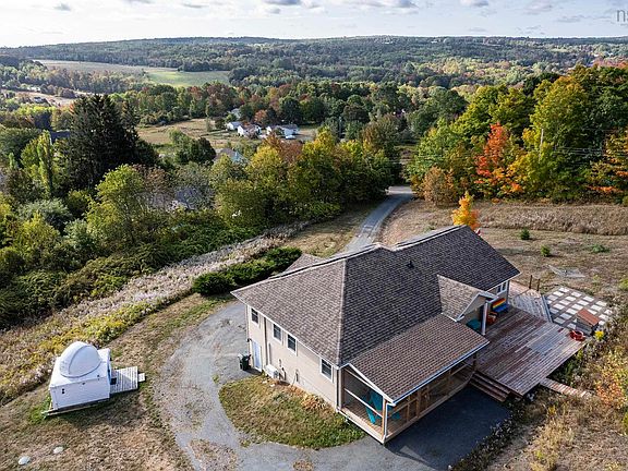 3rd image of 36 Beech Hill Rd