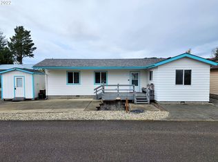 6 Creek Ln, Lakeside, OR 97449