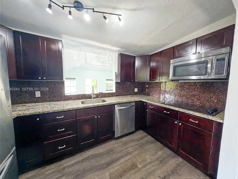 2218 N Harding St — Photo 82
