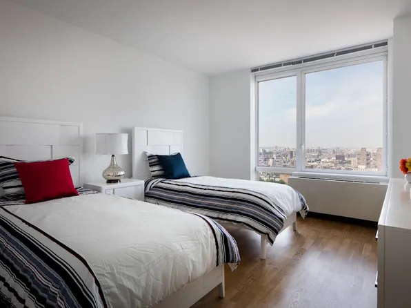 1214 5th Avenue image 4 of 15