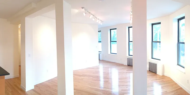 Rented by Rolling Stone Realty LLC | media 30