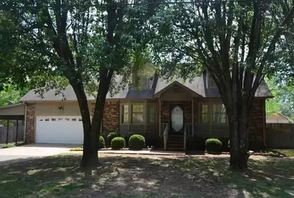 1st image of 109 Cove Creek Ln