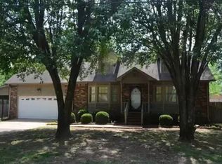 109 Cove Creek Ln, Rainbow City, AL 35906