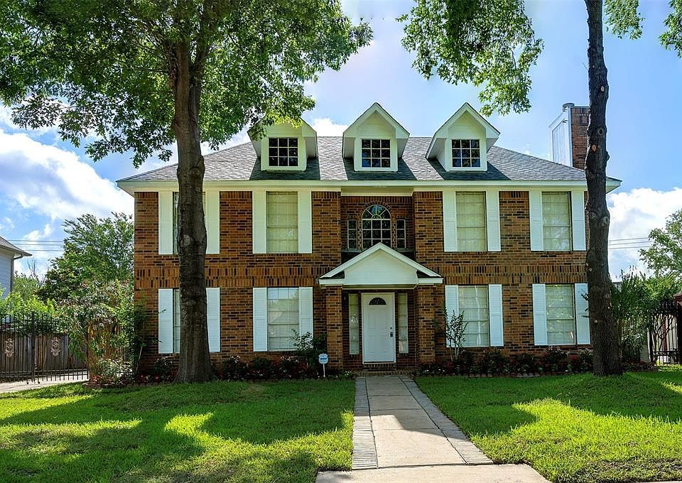 1st image of 9711 Deverell Dr