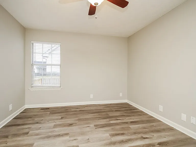 3920 Calumet Dr — Photo 8