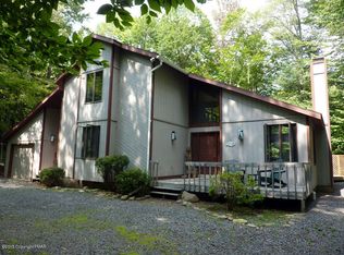 3137 Tall Timber Lake Rd, Pocono Pines, PA 18350