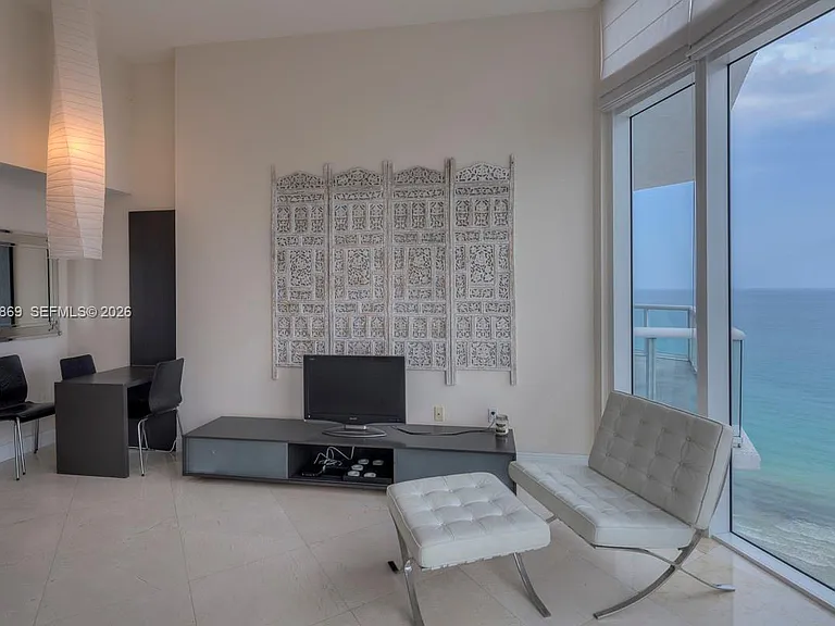 6515 Collins Ave #1804 — Photo 7