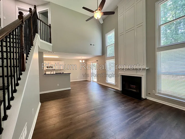 2813 Priestcliff Dr SE — Photo 13