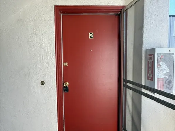 370 Estudillo Ave #10, San Leandro, CA 94577
