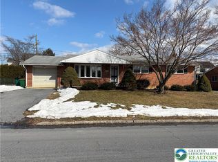 1315 Oak Dr, Macungie, PA 18062