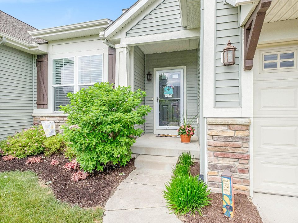 1st image of 849 Cooks Crossing Dr #28