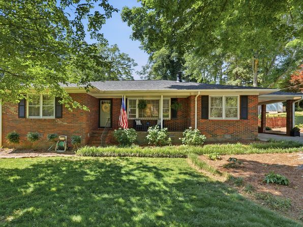 1338 Northwood Cir NE