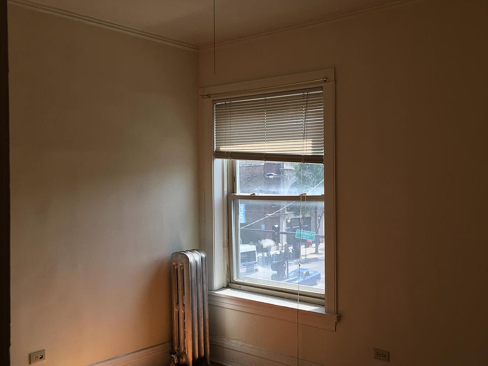1st image of 1200 W Thorndale Ave APT 5