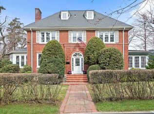 101 Iden Ave, Pelham, NY 10803