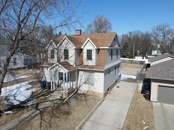 320 McCabe St, Mitchell, SD 57301