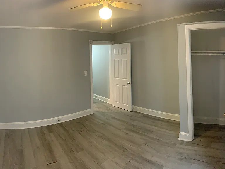 229 W Diamond St — Photo 11