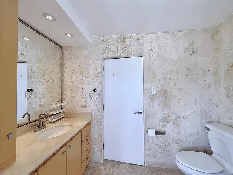 801-C Washington #1203 — Photo 32