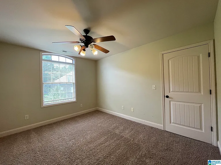 208 Castlehill Dr — Photo 8