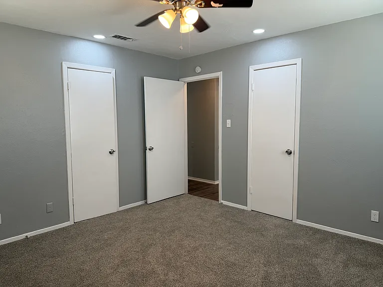 2511 Normont Cir — Photo 13