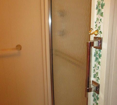 5th image of 4442 Davis St