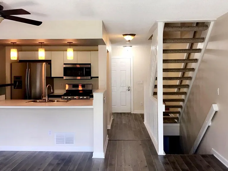 2015 Jasper Ln — Photo 8