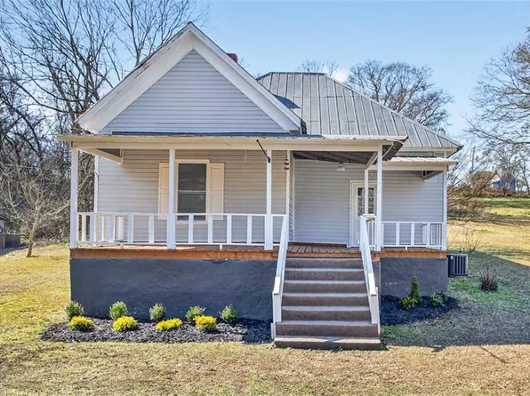 246 Spring St, Commerce, GA 30529