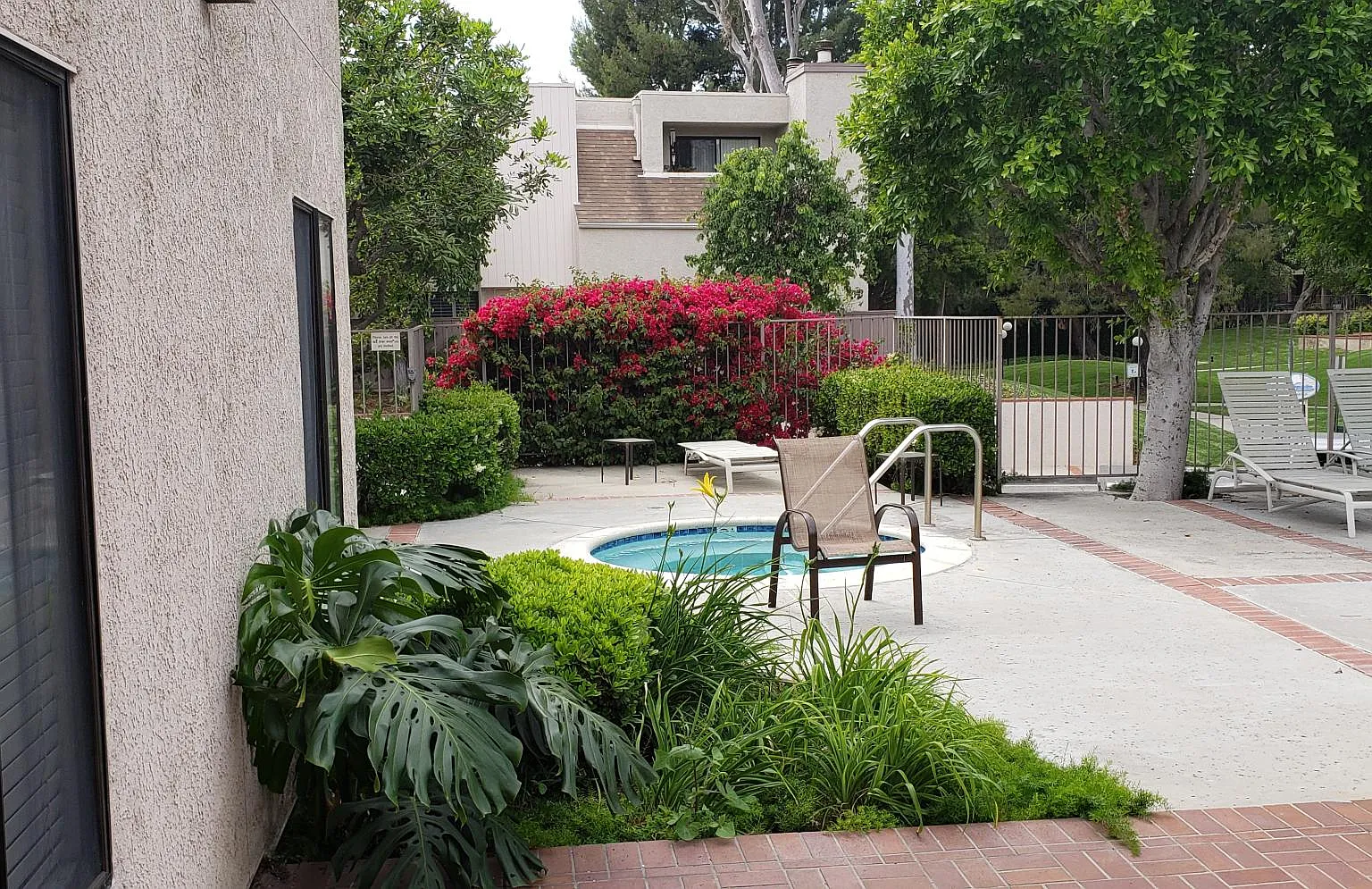15215 Magnolia Blvd — Photo 3