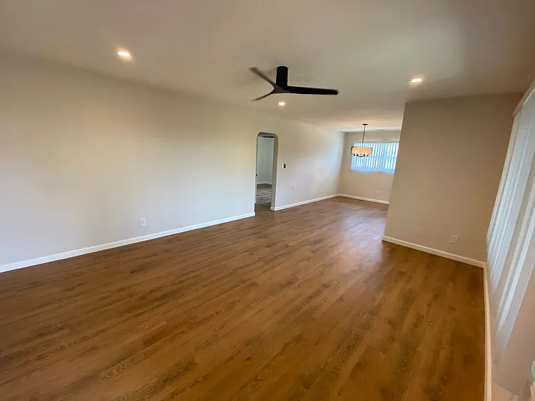 2414-16 Monroe Ave #2416 — Photo 4